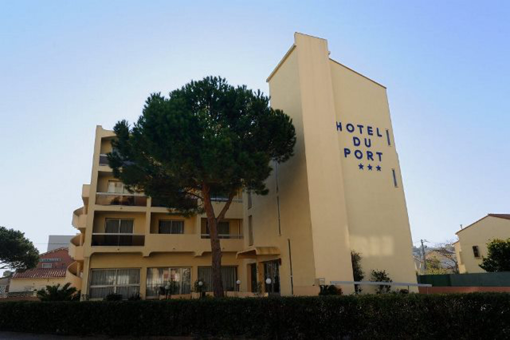 HOTEL DU PORT © @Hotel du Port
